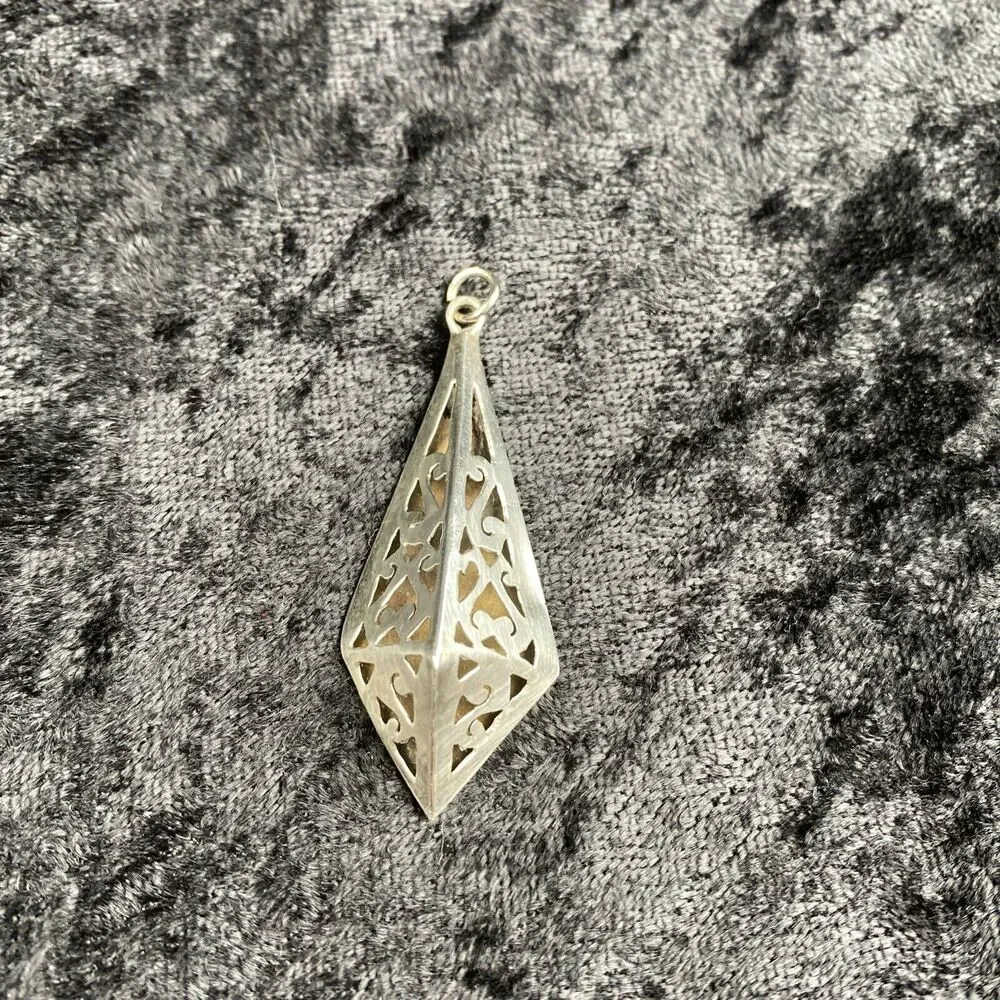 Vintage Sterling Silver Gothic Scrollwork Pyramid Necklace Pendent 2.2 g